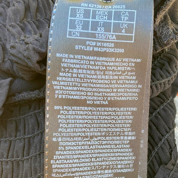 GUESS🔥Black Keyhole-Cutout Long Sleeve Top Blouse - Size XSmall - Picture 9 of 9